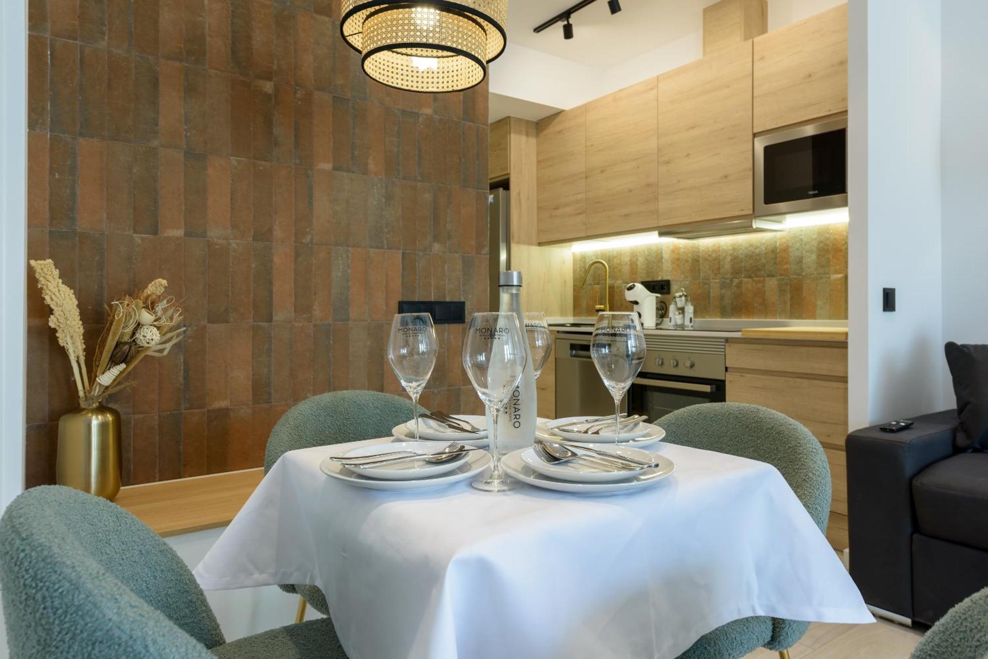 Deluxe Sol, By Monaro Apartment Madrid