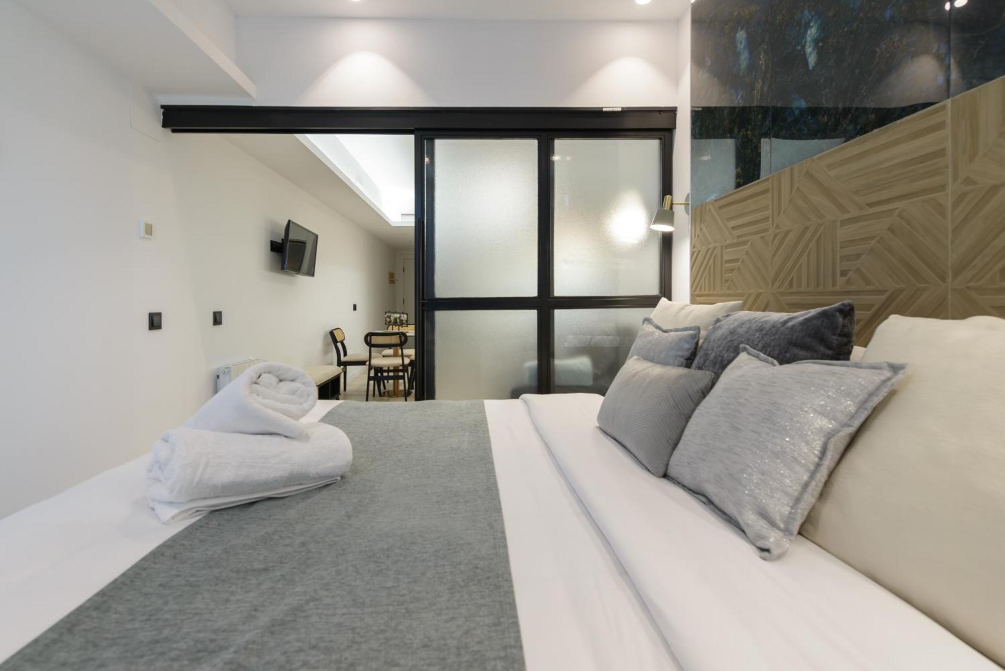 Deluxe Sol, By Monaro Apartment Madrid